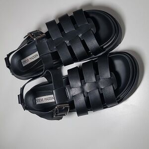NWOT STEVE MADDEN Platform Leather Vegan Buckle Stud Sandals Strappy